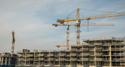 Ambities stijgen, inhuur daalt: wie voert het werk uit?